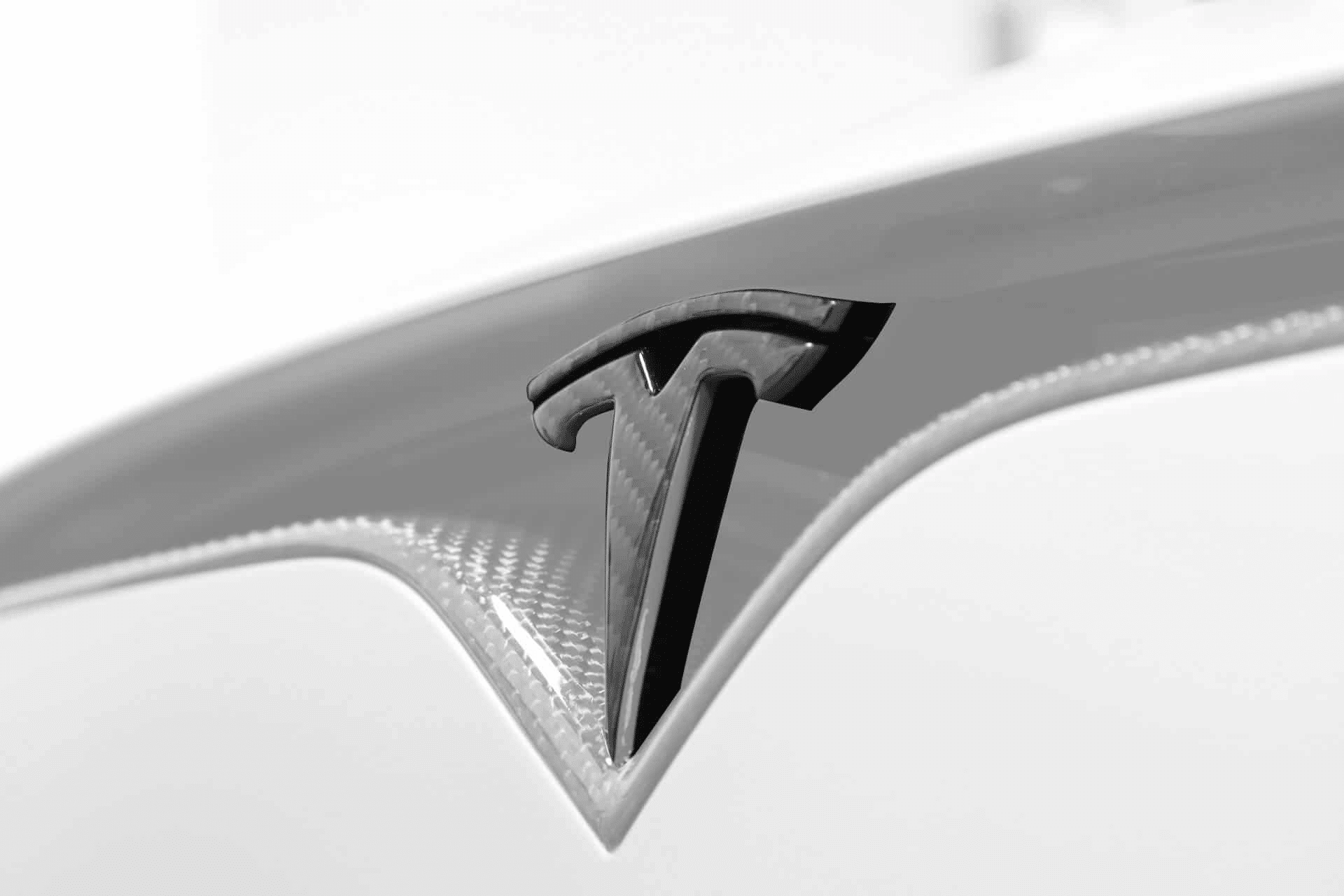 Unplugged Performance “T” Emblem for Tesla Model S new model