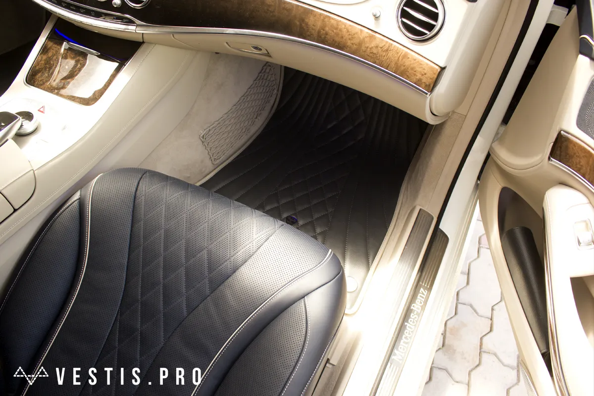 Rugs from eco-leather Vestis for Mercedes