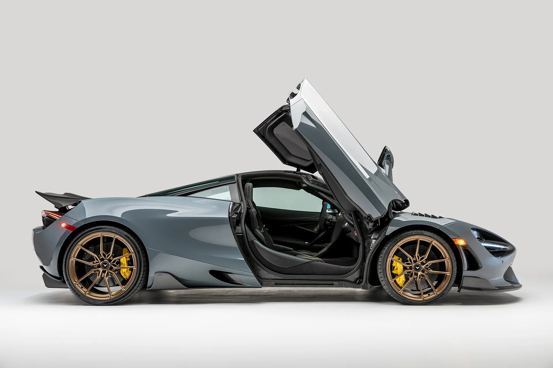 Check our price and buy Vorsteiner Nero body kit for McLaren 720S