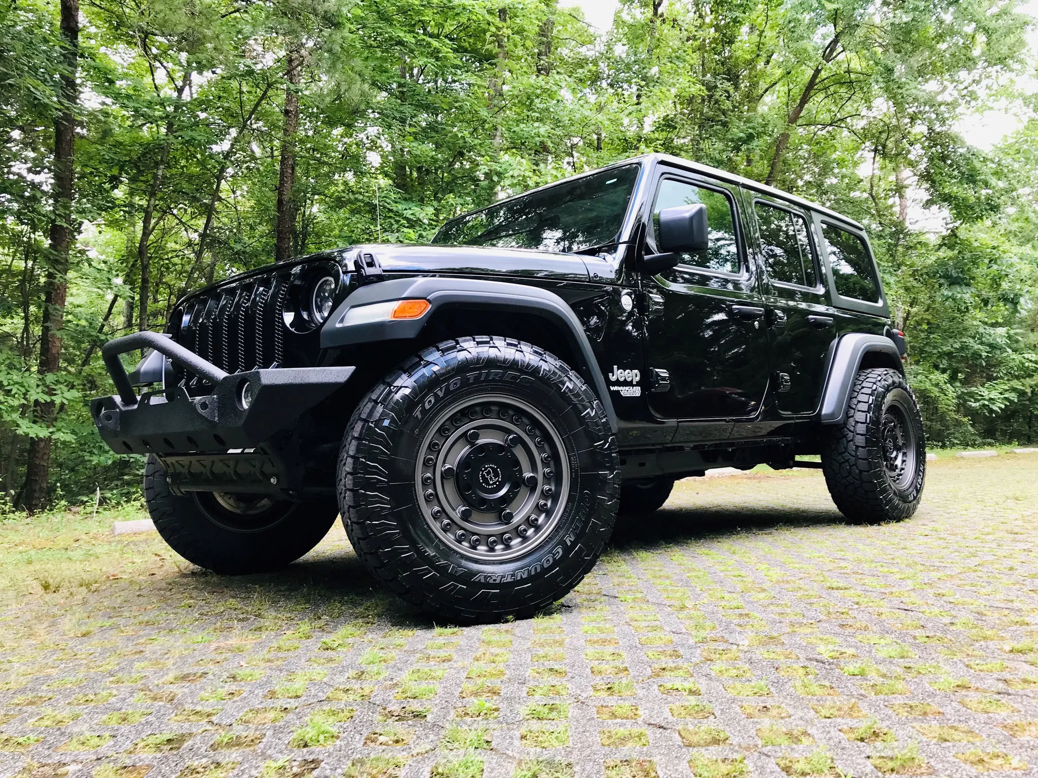 Black Rhino Armory  light alloy wheels