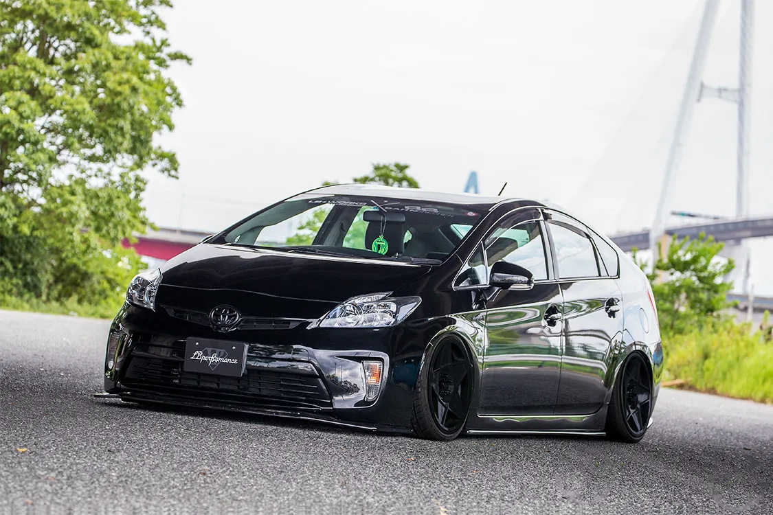 Liberty Walk nation body kit for Toyota Prius 30 new model