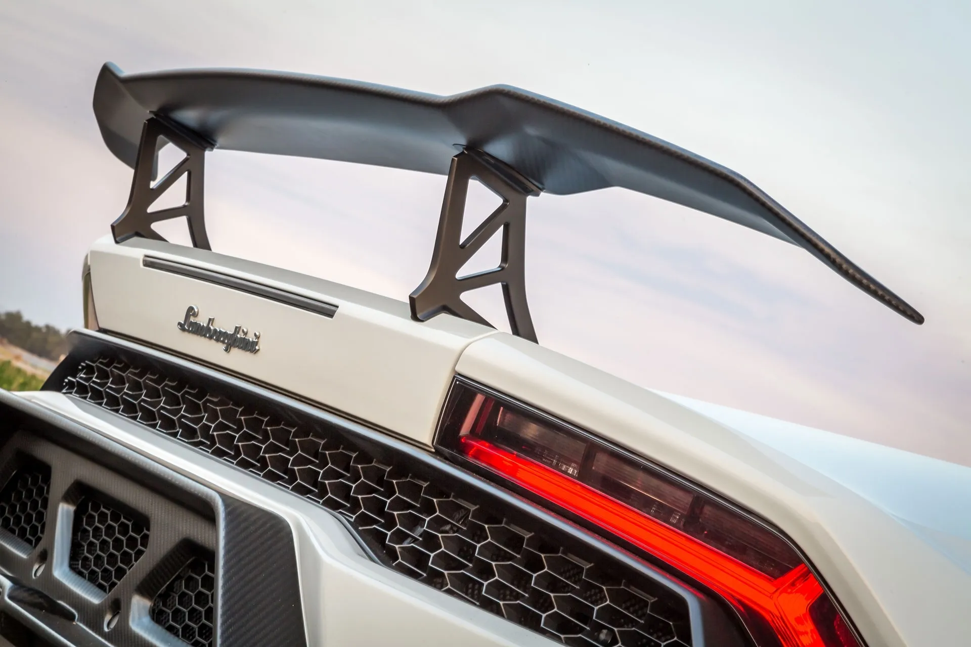 Vorsteiner Nero body kit for Lamborghini Huracan Novara