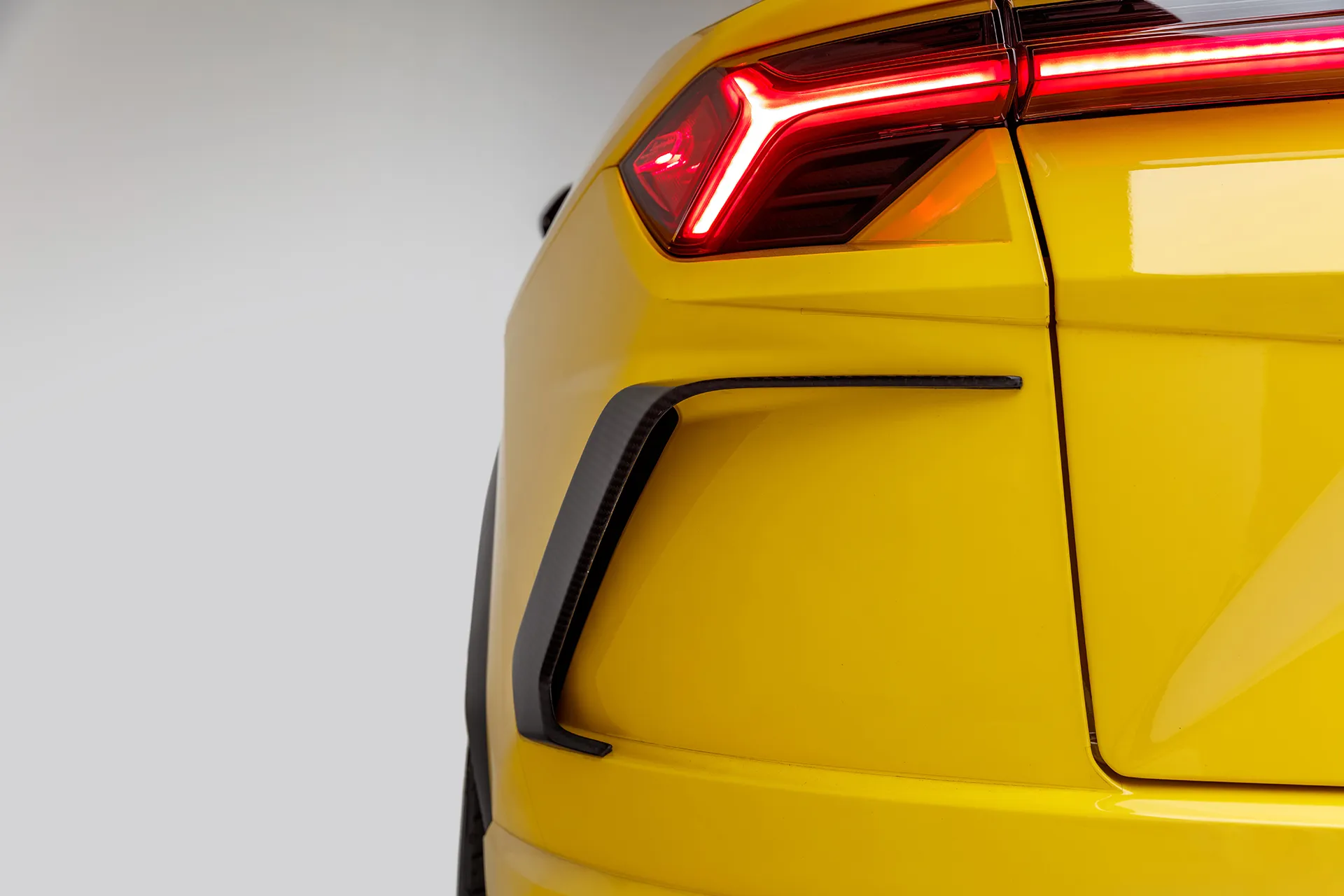 Vorsteiner Nero body kit for Lamborghini Urus new style