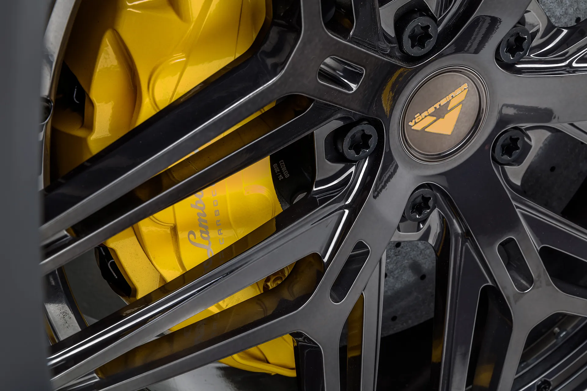 Vorsteiner Nero body kit for Lamborghini Urus latest model