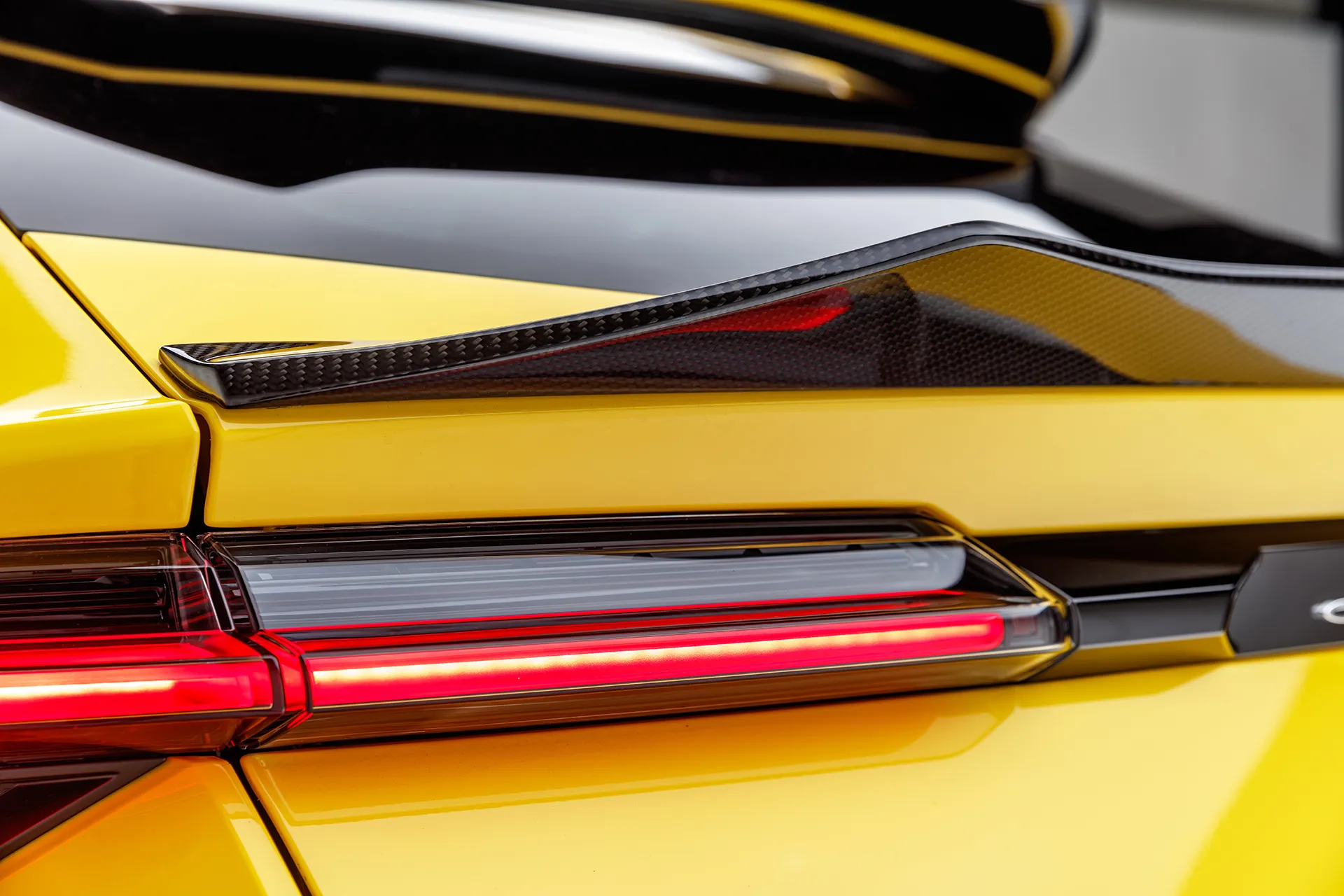 Vorsteiner Nero body kit for Lamborghini Urus carbon fiber