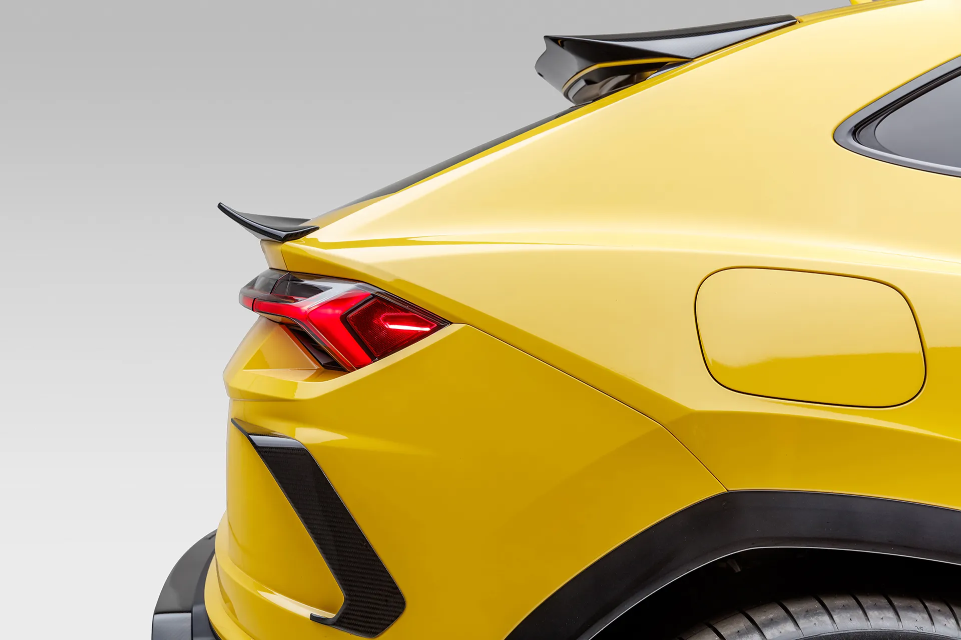 Vorsteiner Nero body kit for Lamborghini Urus latest model