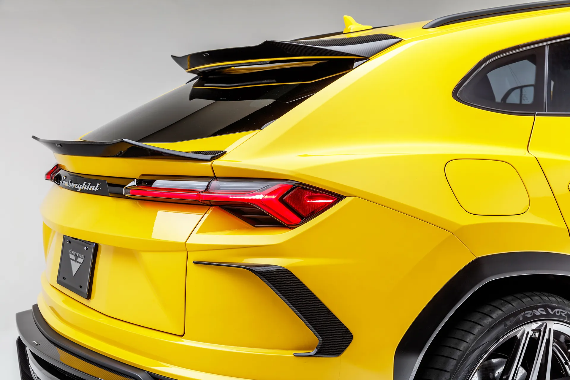 Vorsteiner Nero body kit for Lamborghini Urus new style