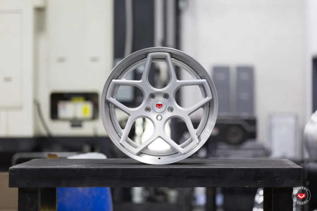 Vossen CG 205 3 PIECE 3-piece forged wheel — rear angle