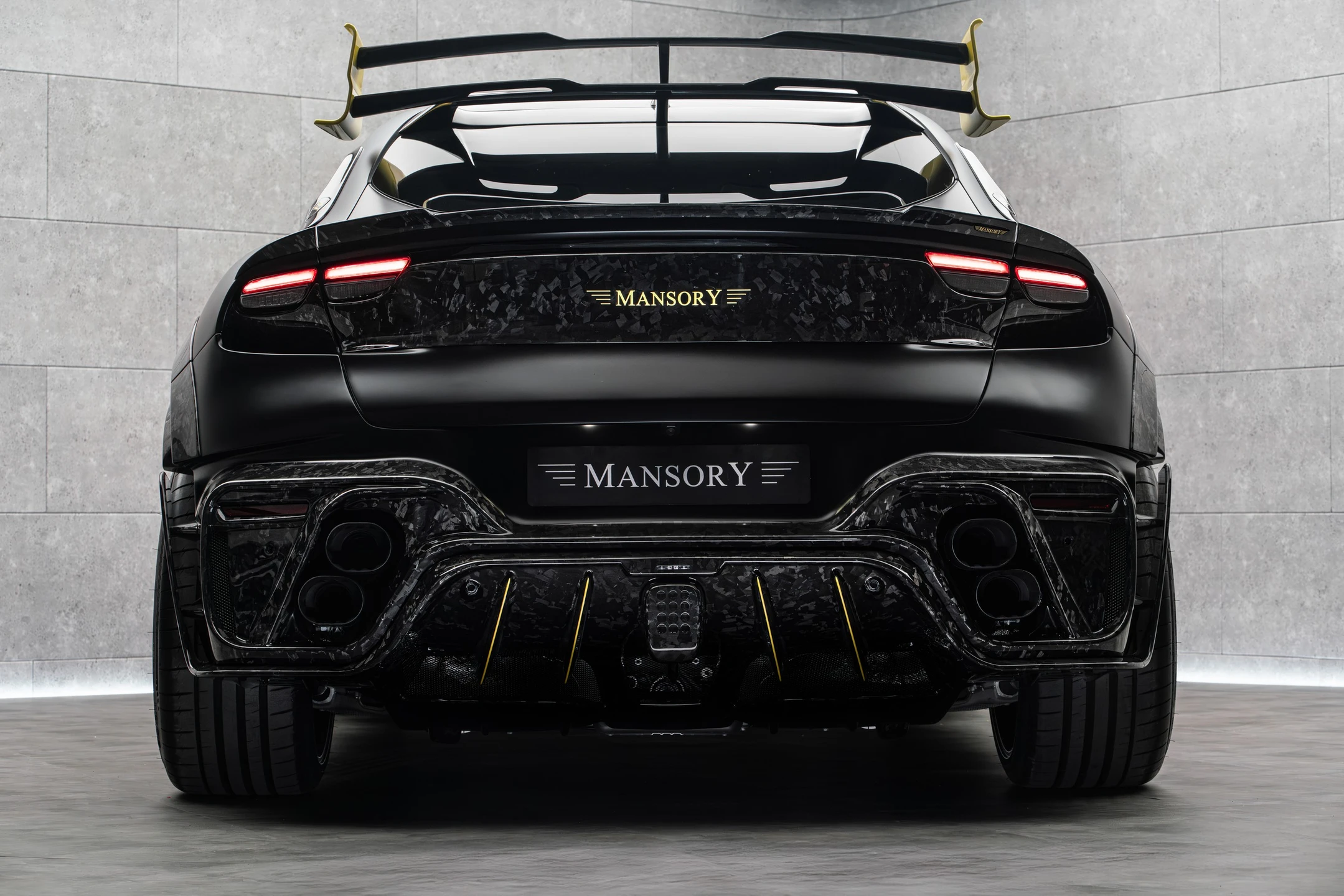 Mansory Pugnator Purosangue rear