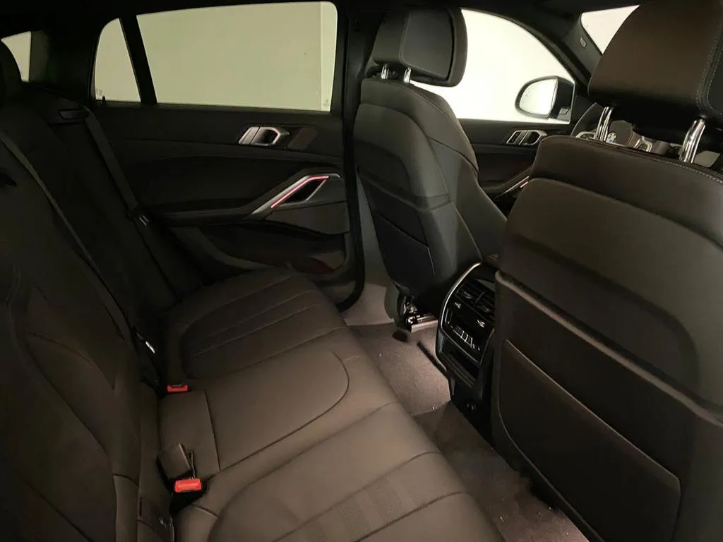 Buy New BMW X6 M50d (G06)