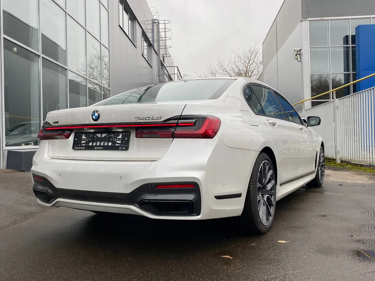 Buy New BMW 7 series Long 740Ld xDrive (G11/G12) Restyling