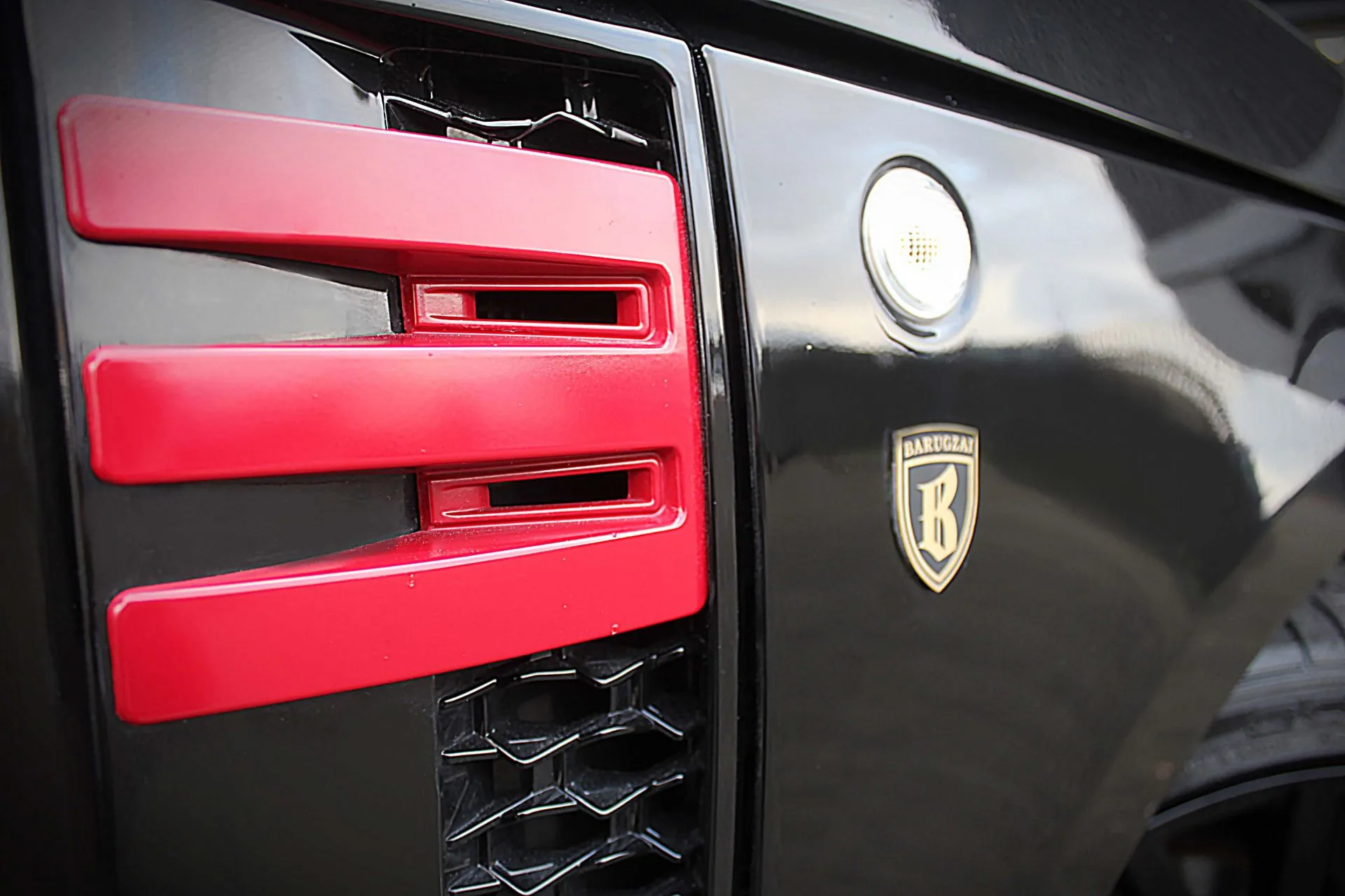 Check our price and buy Barugzai Classic body kit for Land Rover Range Rover Vogue