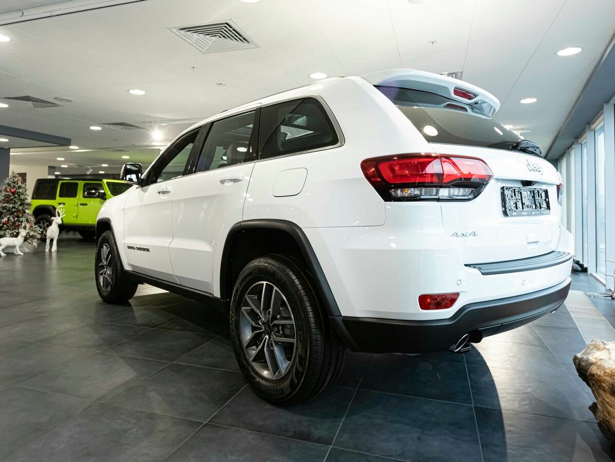 Check price and buy New Jeep Grand Cherokee (WK2) Restyling For Sale