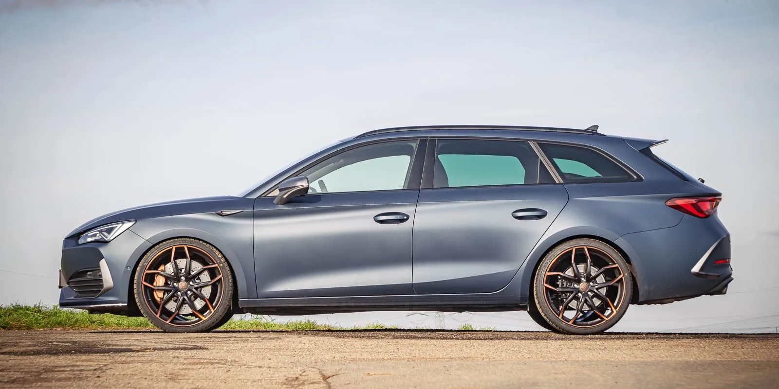 Check our price and buy JE Design body kit for Cupra Leon ST!