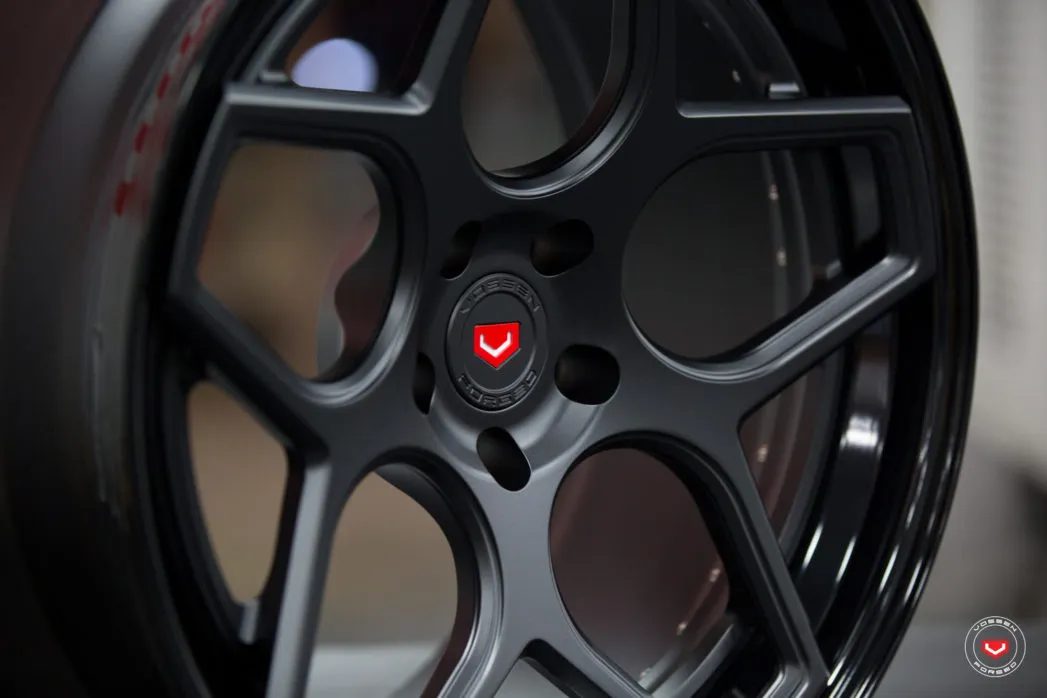 Vossen CG 205 3 PIECE 3-piece forged wheel — rear angle