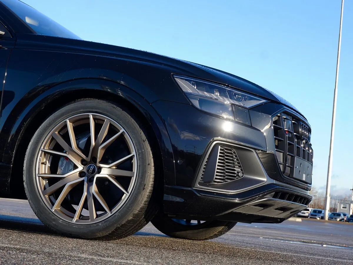 Buy New Audi SQ8 (4M)