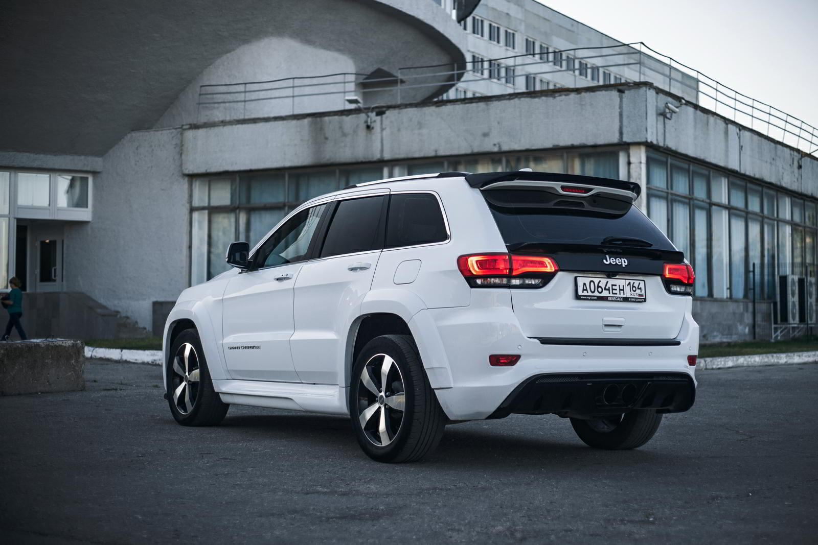 Roof spoiler tips Renegade Design for Jeep Grand Cherokee WK2 Tyrannos V1