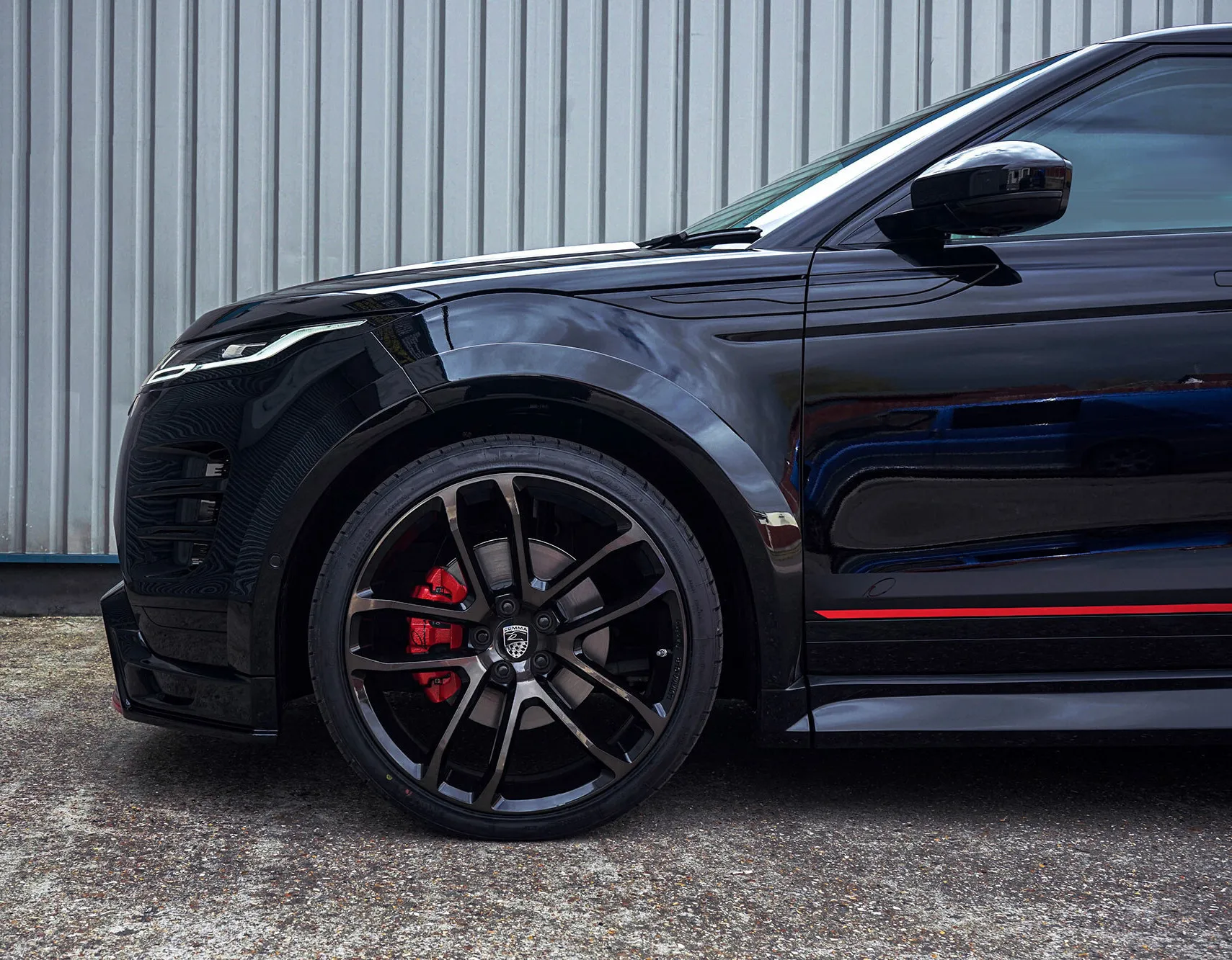 Check our price and buy Lumma CLR RE body kit for Land Rover Range Rover Evoque L551