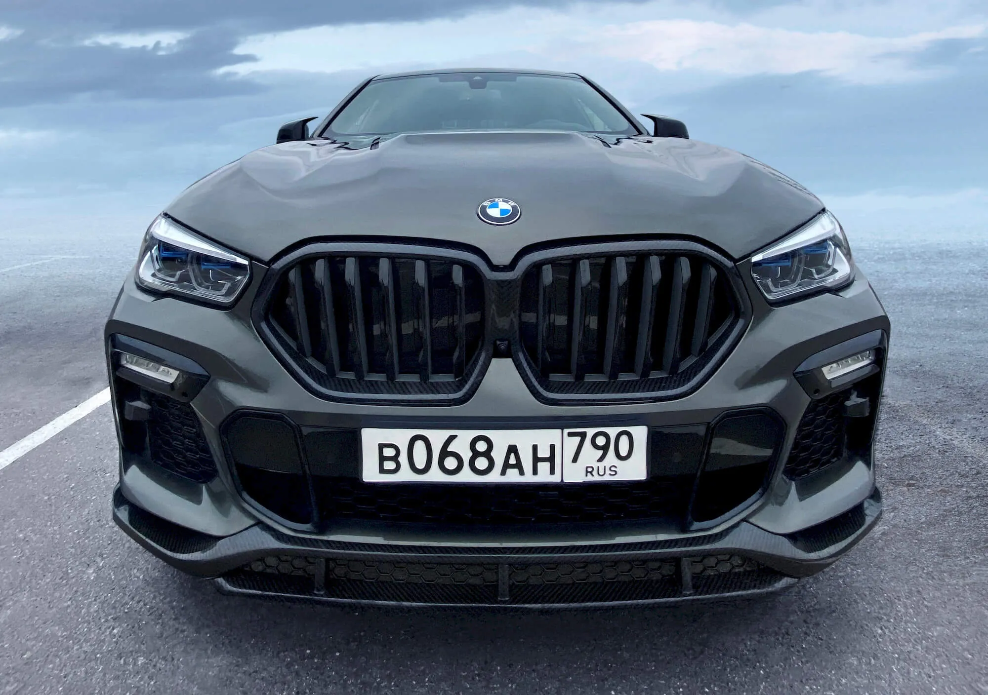 Check our price and buy a Renegade Design  Body kit set for BMW X6 G06