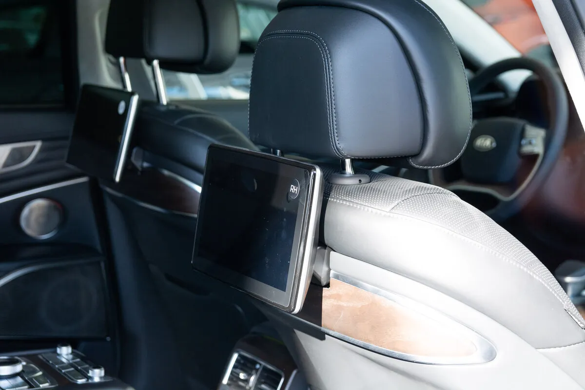 Check price and buy New Kia K900 For Sale