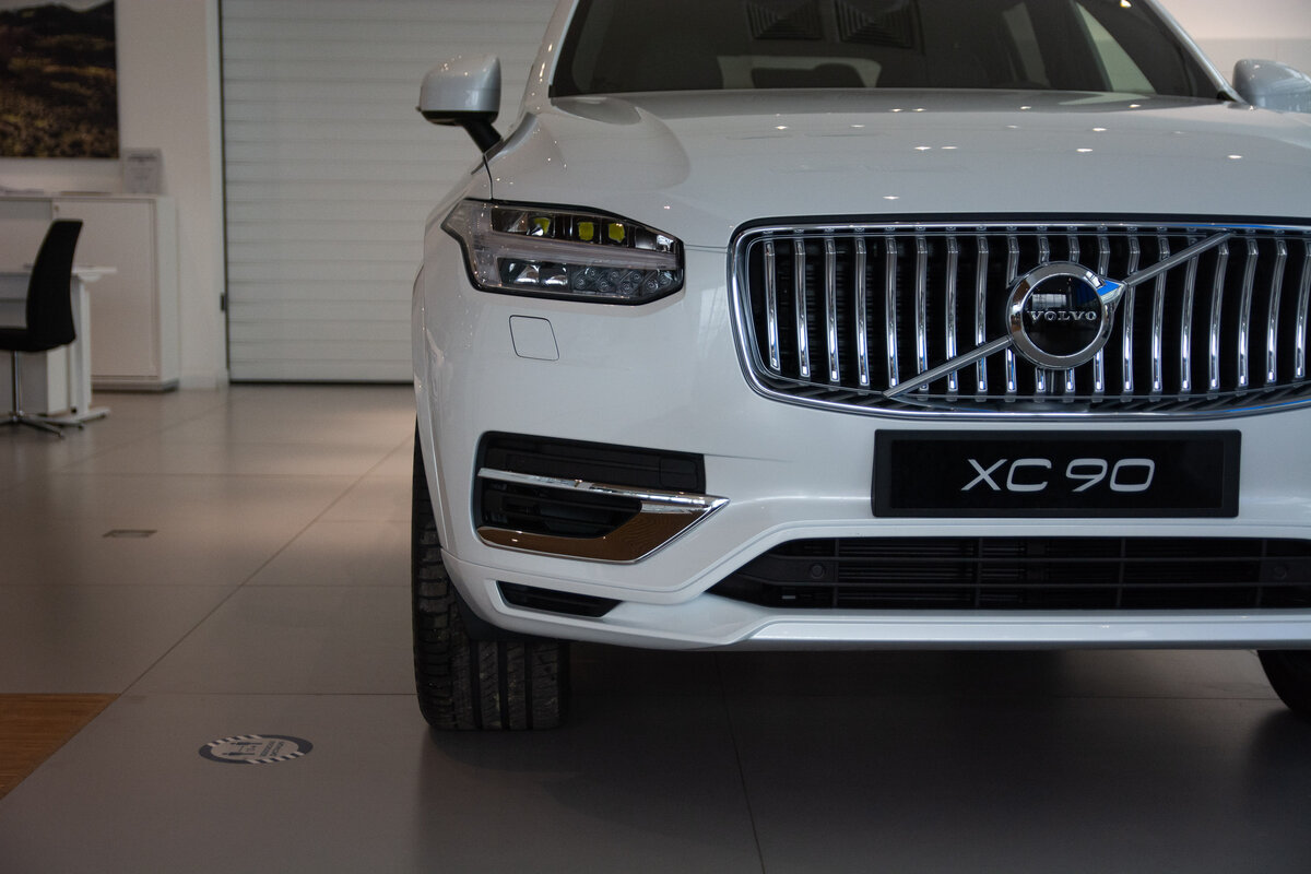 Check price and buy New Volvo XC90 Restyling For Sale