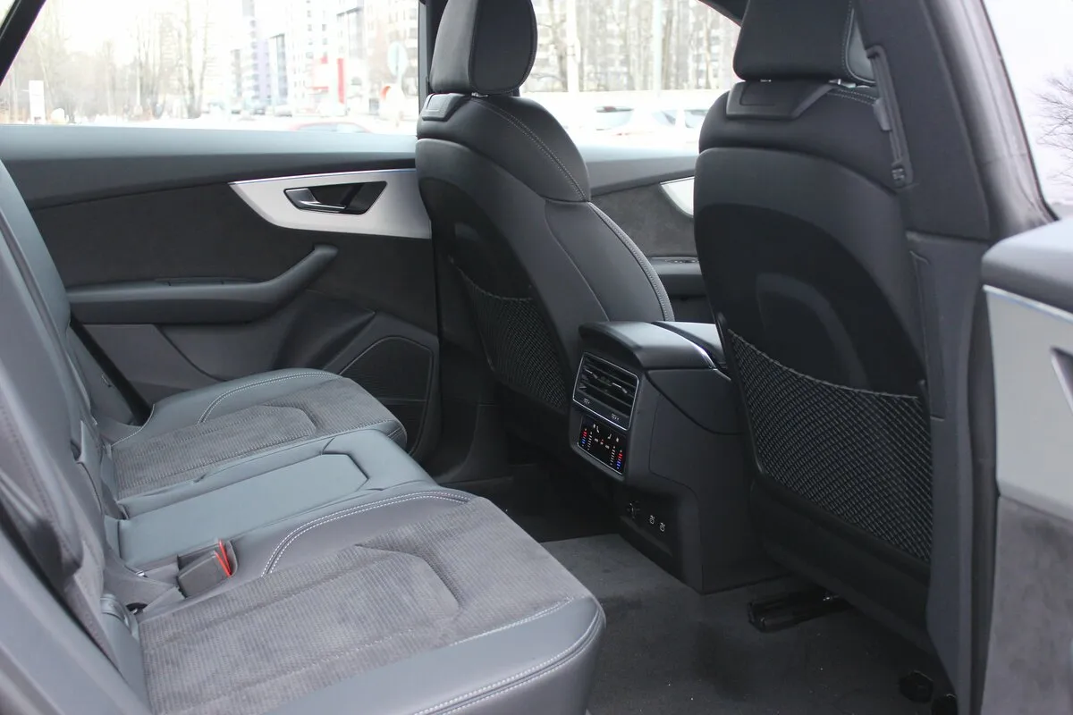 Buy New Audi Q8 45 TDI