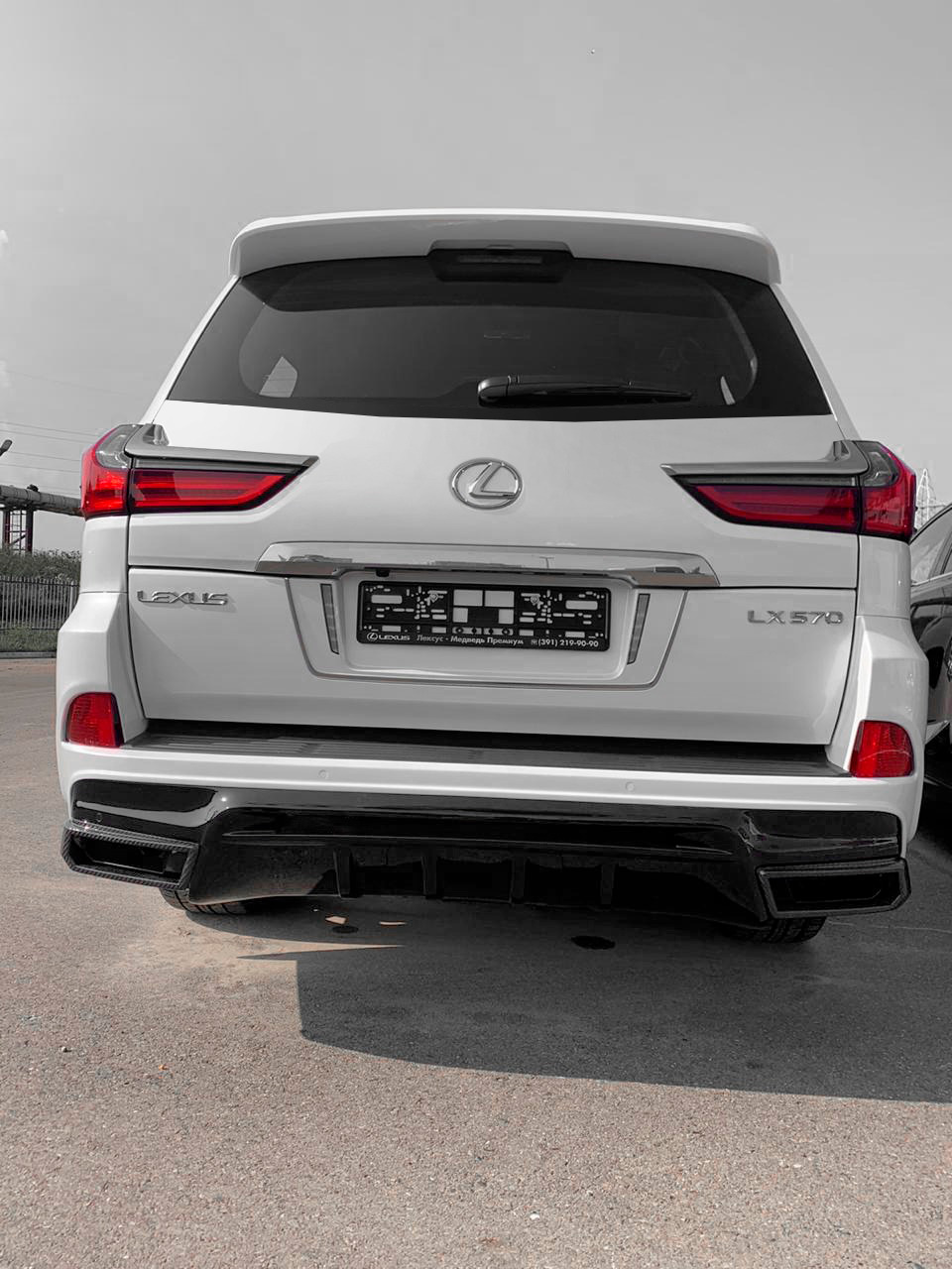 Rear bumper diffuser Renegade Design for Lexus LX 450D/570