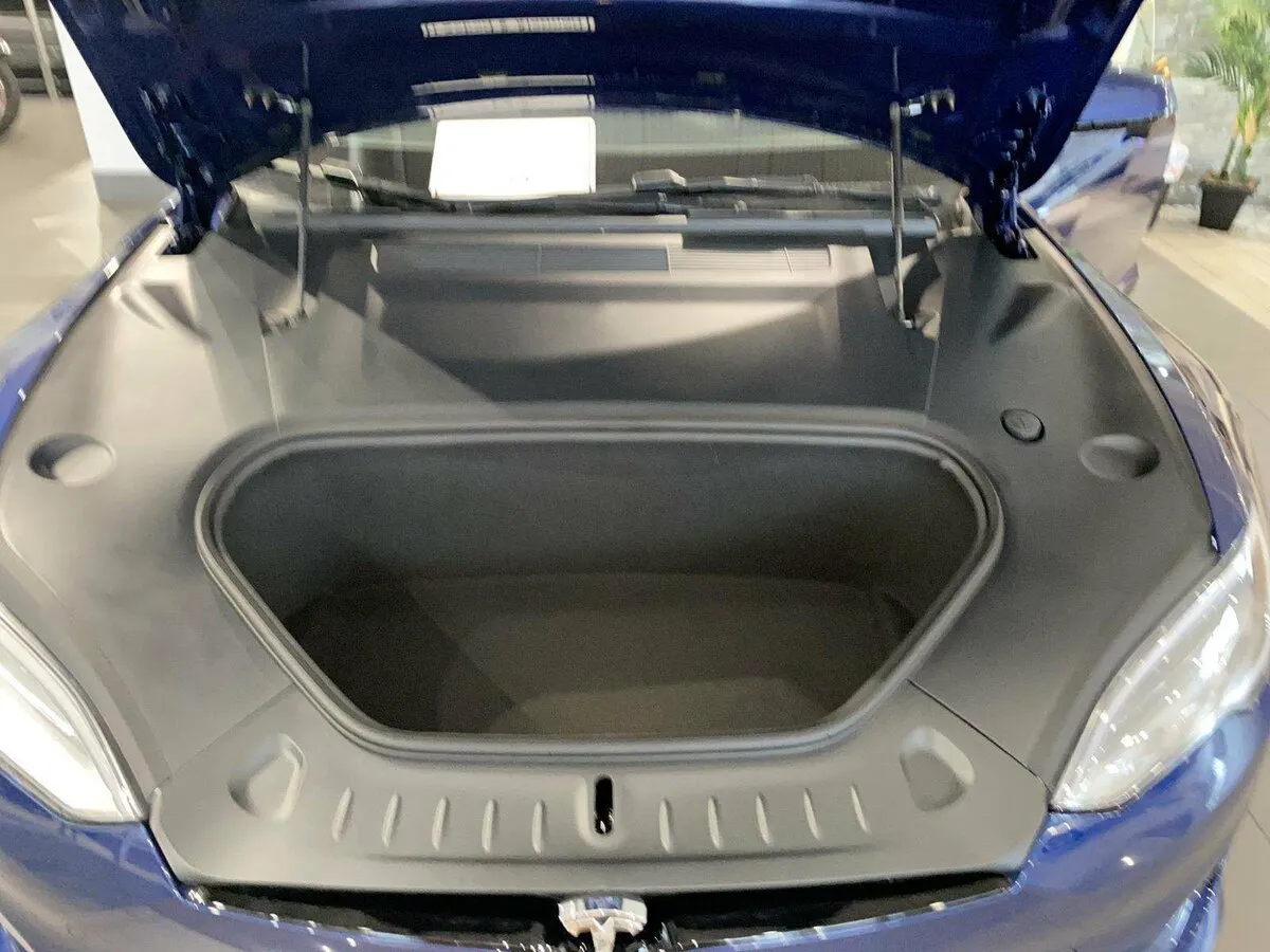 Check price and buy New Tesla Model S Plaid Restyling 2 For Sale