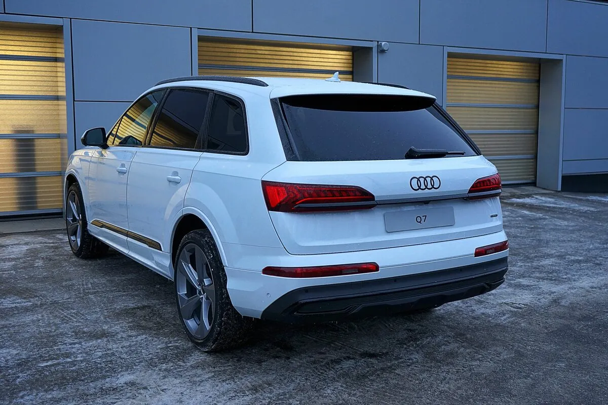 Check price and buy New Audi Q7 45 TDI (4M) Restyling For Sale