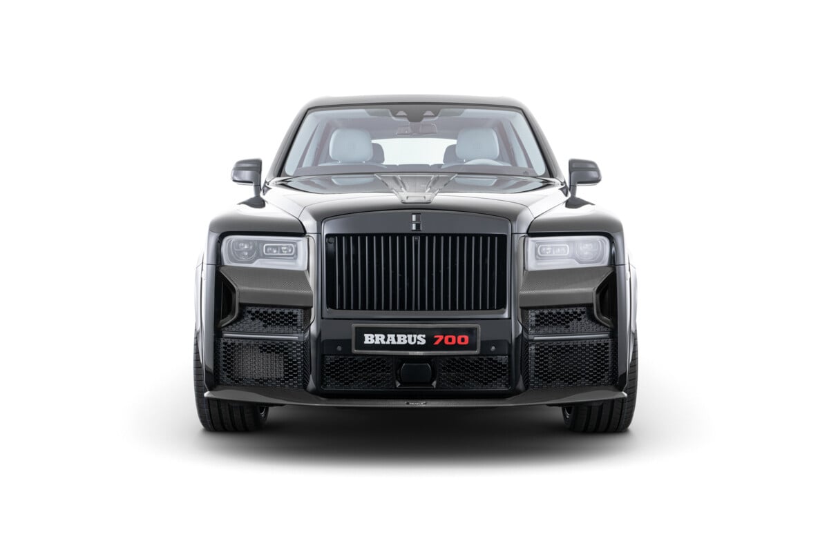 Brabus 700 Blue Sky Rolls-Royce Cullinan front