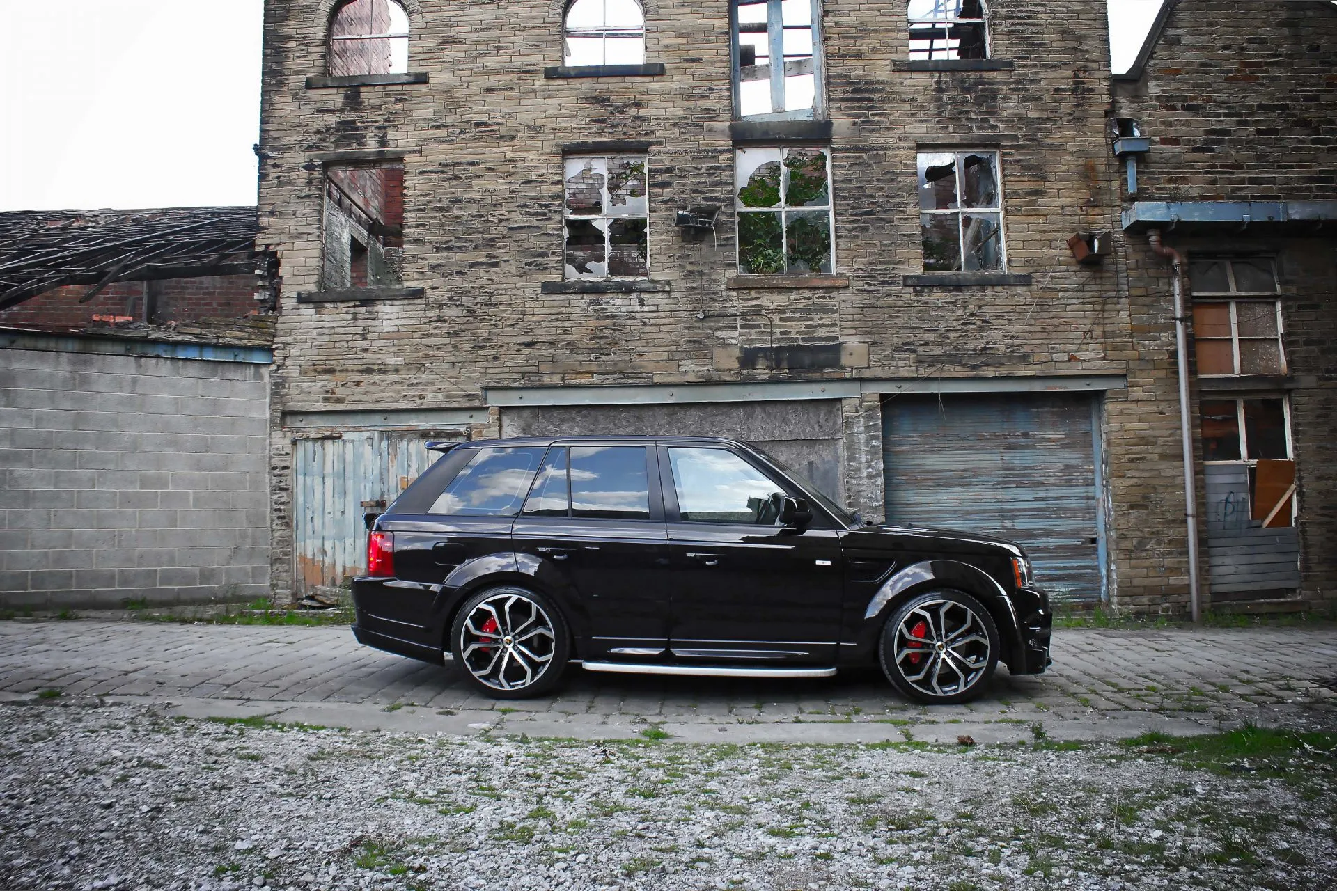 Check our price and buy Barugzai Classic Sport Wide Edition body kit for Land Rover Range Rover Sport