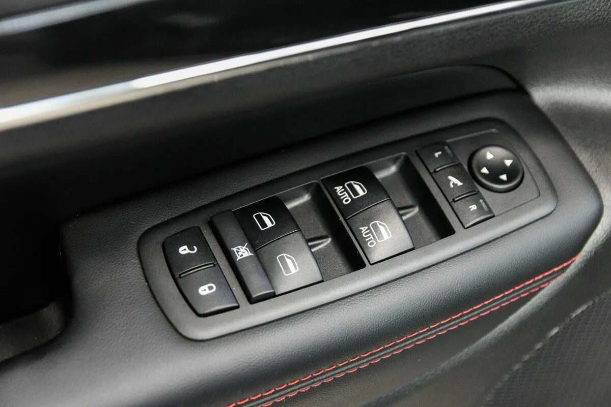 Check price and buy New Jeep Grand Cherokee (WK2) Restyling For Sale