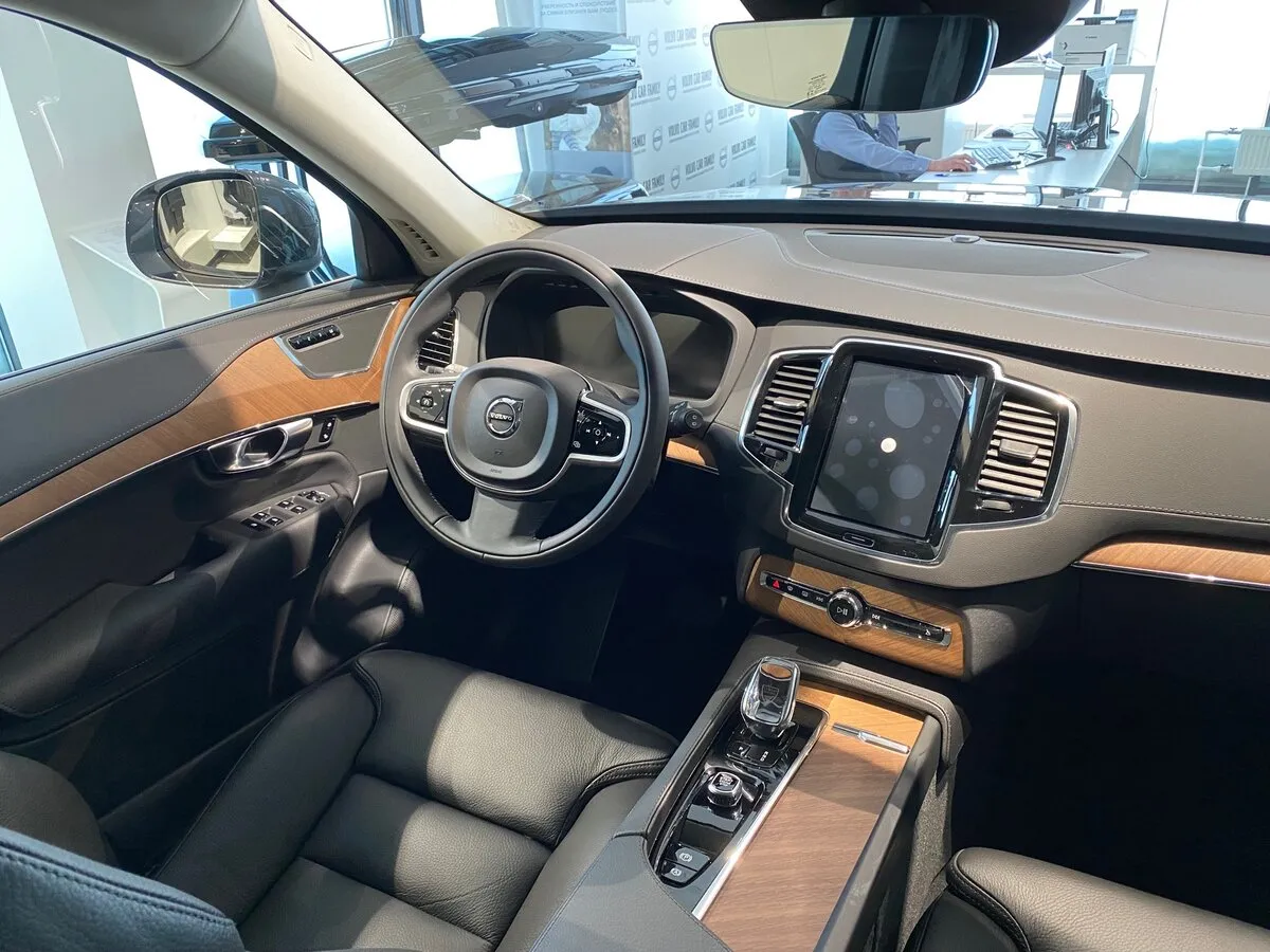 Check price and buy New Volvo XC90 Restyling For Sale