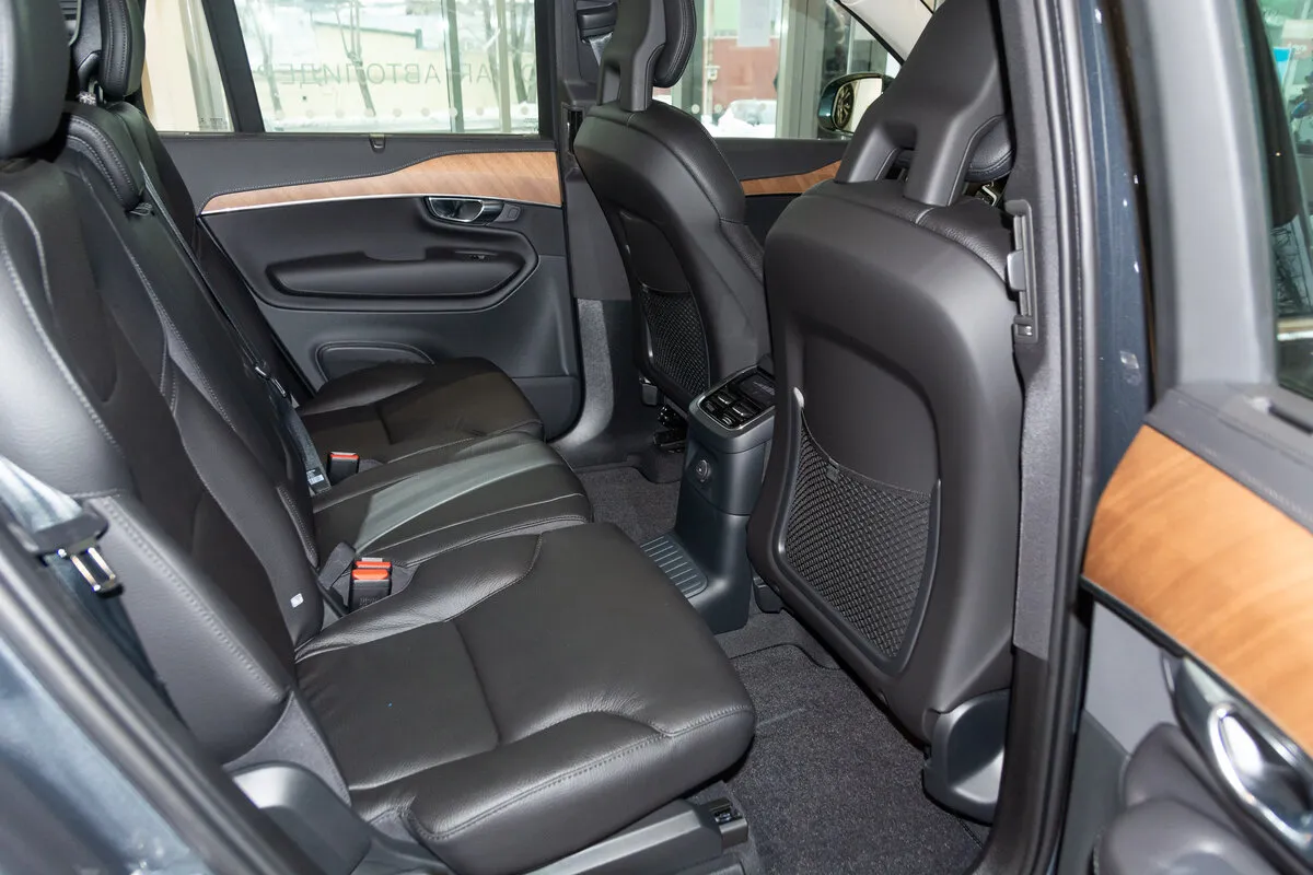 Check price and buy New Volvo XC90 Restyling For Sale
