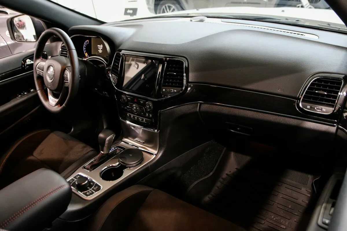 Check price and buy New Jeep Grand Cherokee (WK2) Restyling For Sale