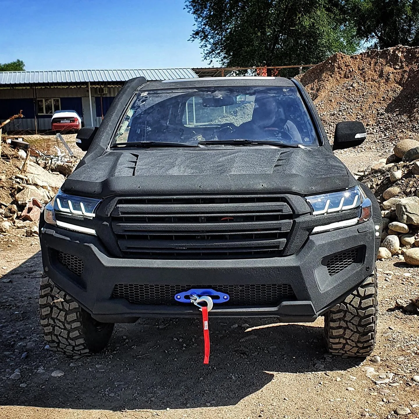 Check our price and buy Shikari body kit for Toyota Land Cruiser 200