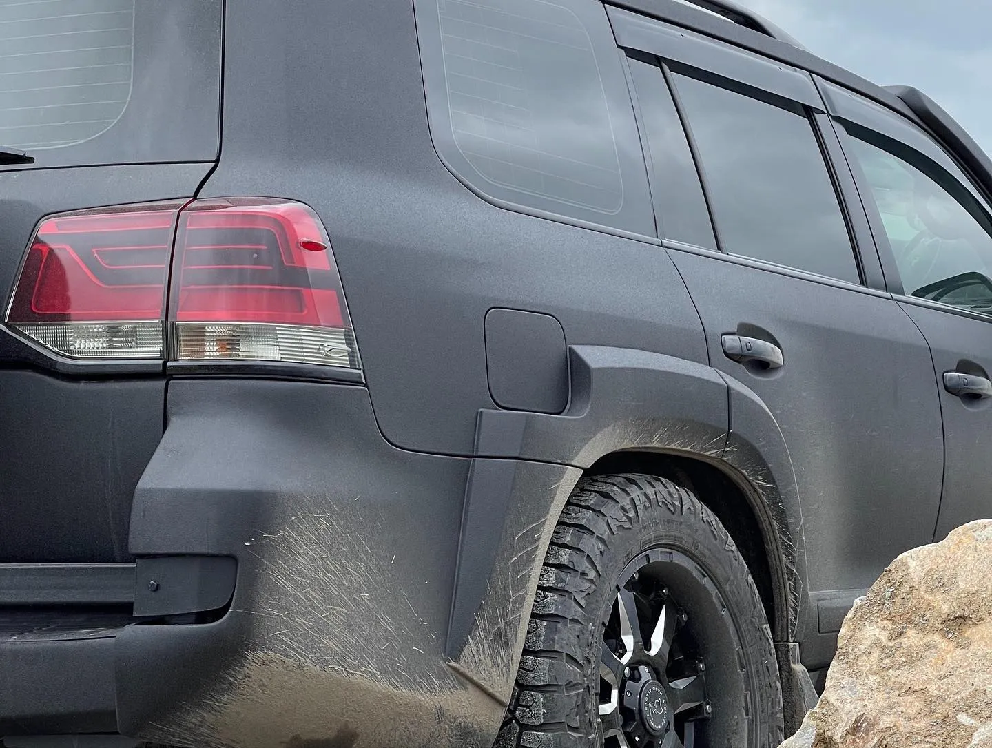Check our price and buy Shikari body kit for Toyota Land Cruiser 200