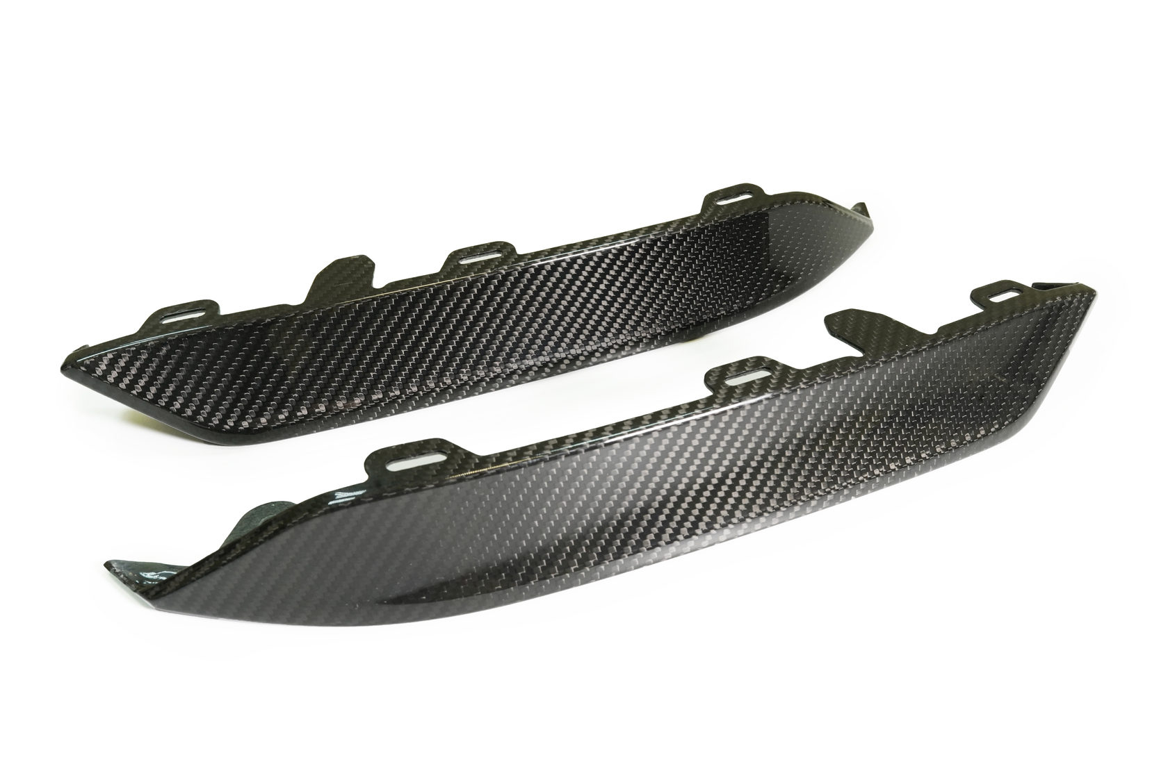 Lower inserts in the front bumper carbon for BMW M8 Coupe F91/F92/F93