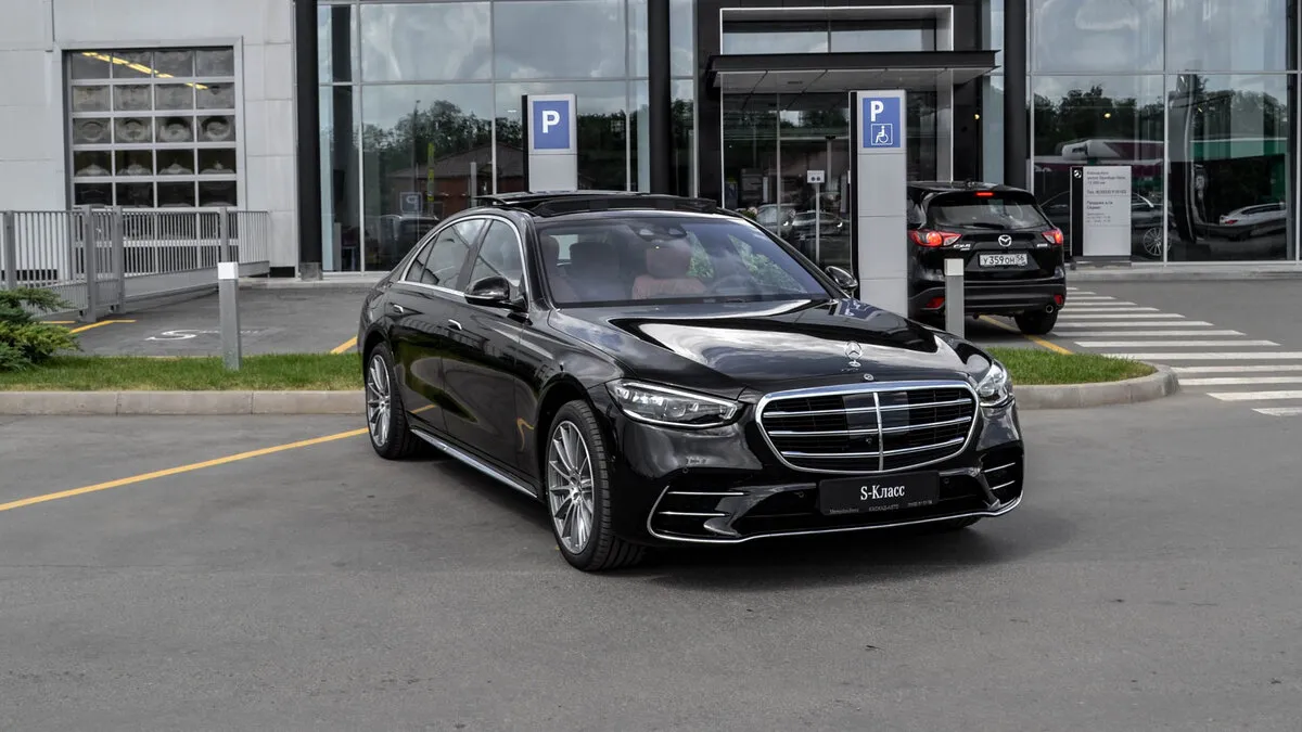Check price and buy New Mercedes-Benz S-Class 350 d Long 4MATIC (W223) For Sale