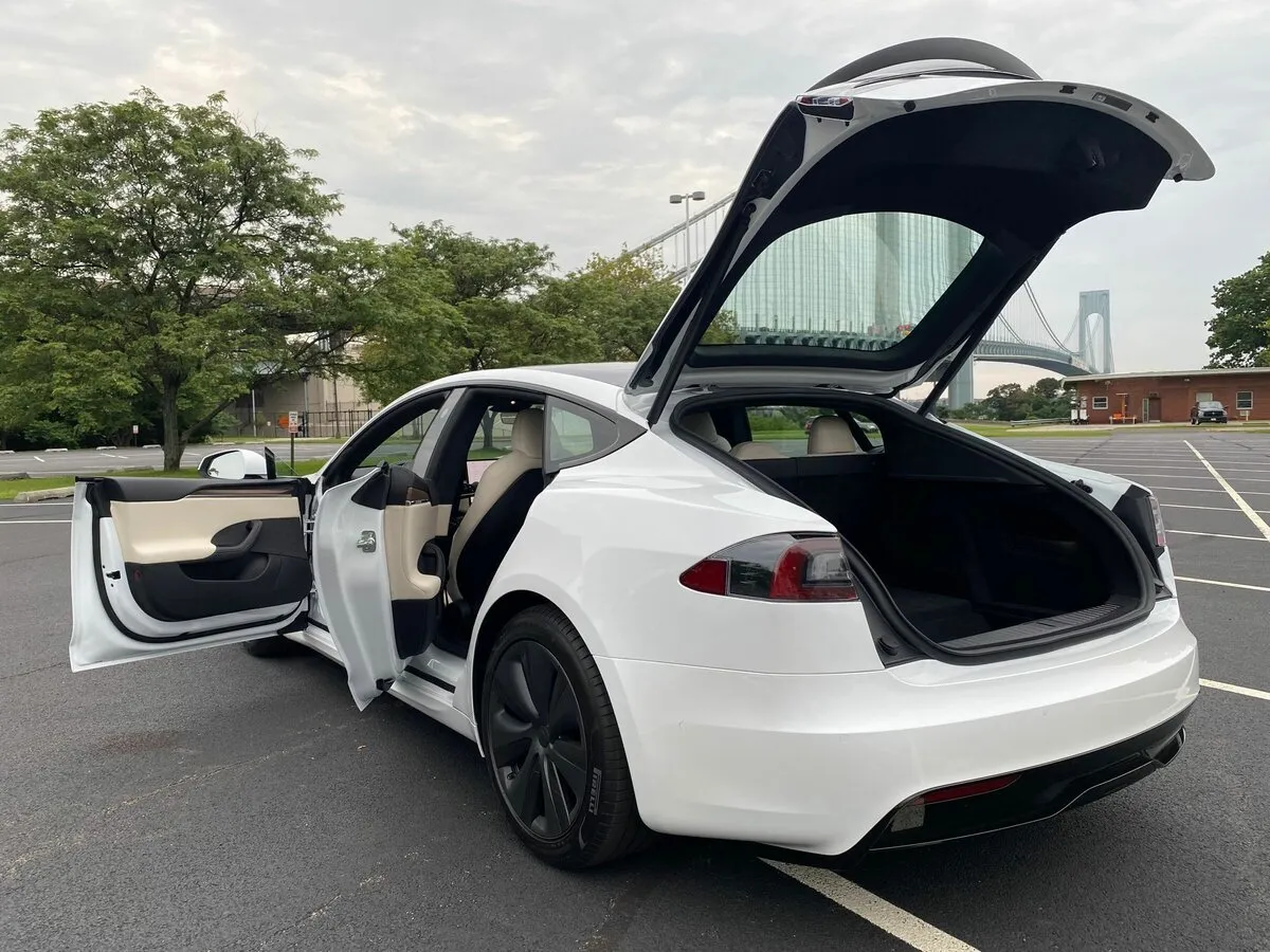 Buy New Tesla Model S Plaid Restyling 2