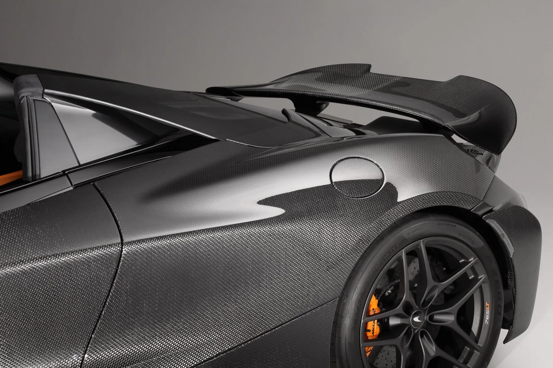 Check our price and buy Topcar Design body kit for McLaren 765 LT Spider Carbon Edition!