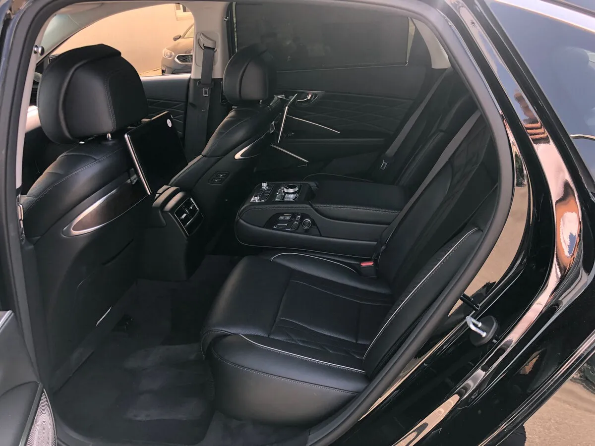Check price and buy New Kia K900 For Sale