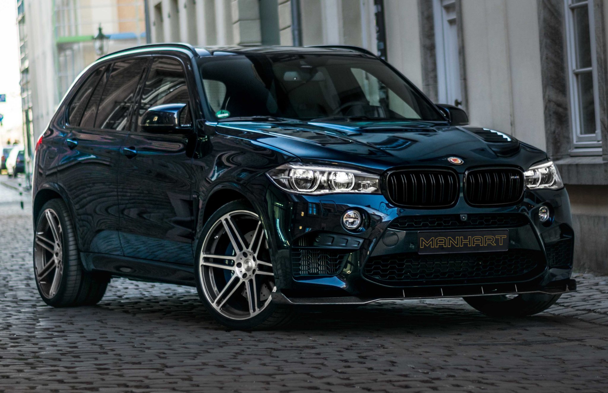 Check our price and buy an Manhart carbon fiber body kit for BMW X5 M F85!