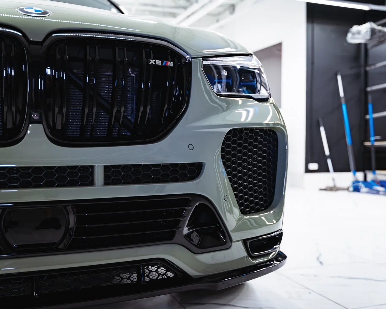 Check our price and buy Renegade Design body kit for BMW X5 G05