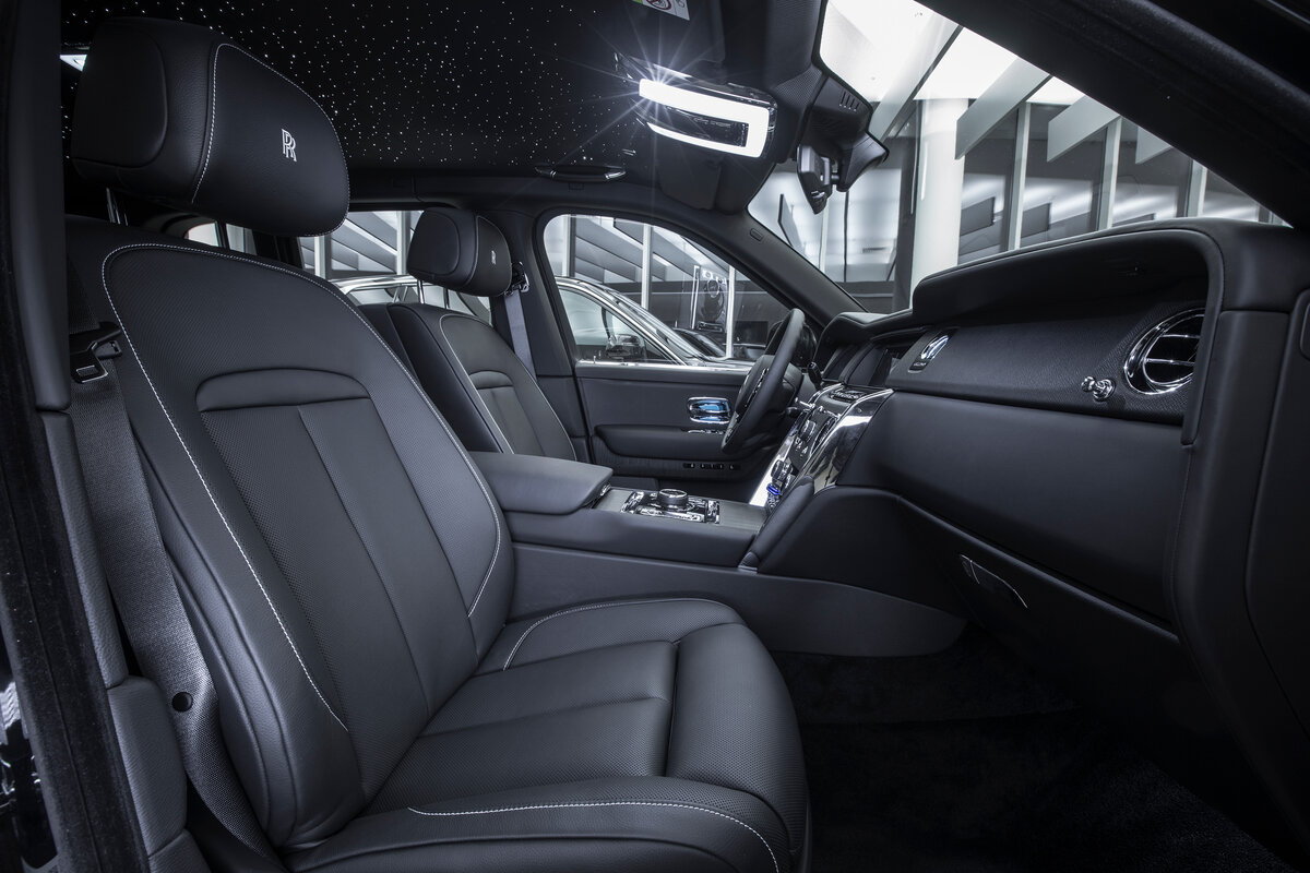 Check price and buy New Rolls-Royce Cullinan For Sale