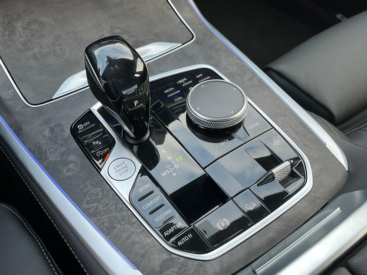 Check price and buy New BMW X7 40i (G07) For Sale