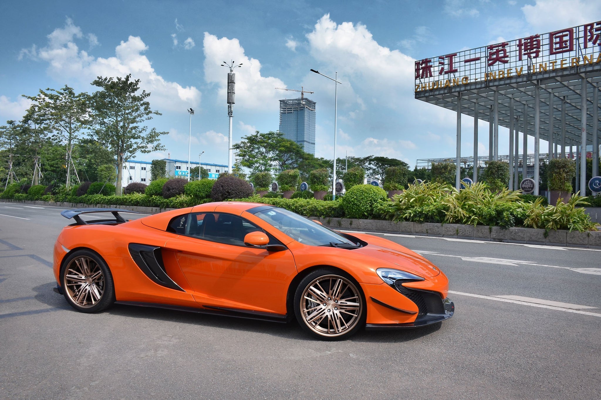 Check our price and buy CMST Carbon Fiber Body Kit set for McLaren 650S !