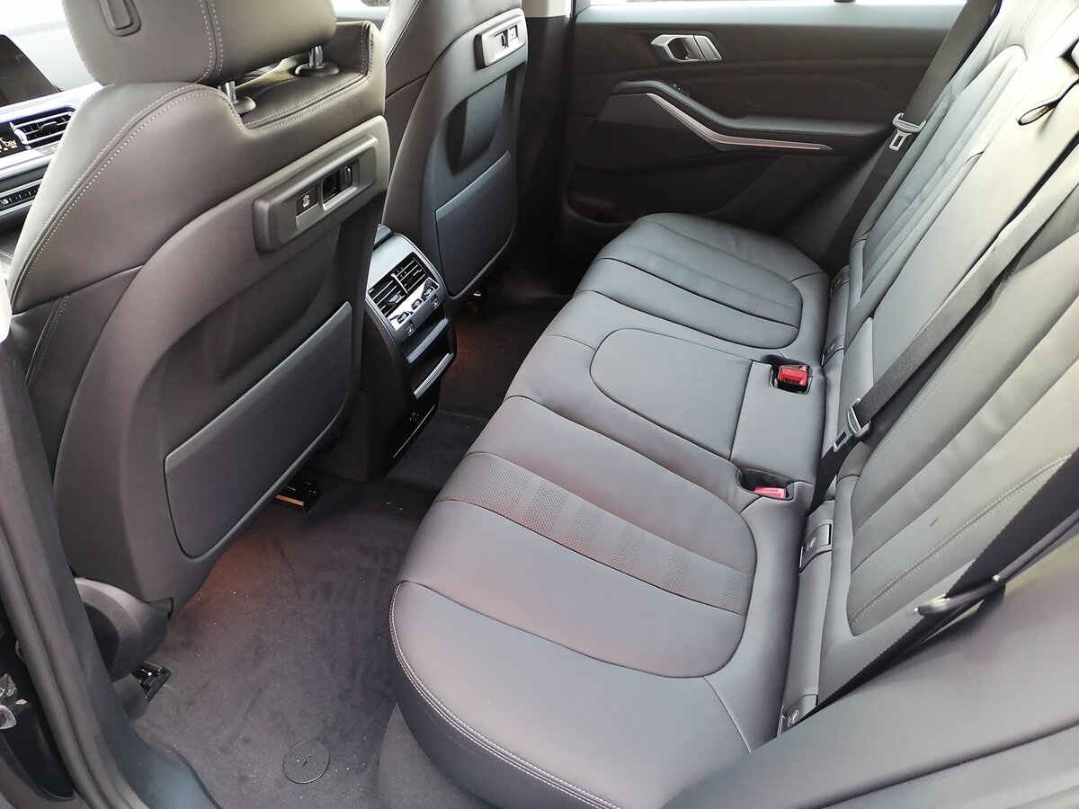 Check price and buy New BMW X5 30d (G05) For Sale