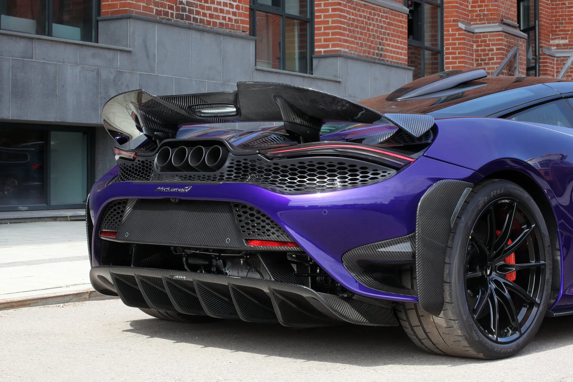 Check our price and buy Topcar Design body kit for McLaren 765 LT Coupe Carbon Edition!