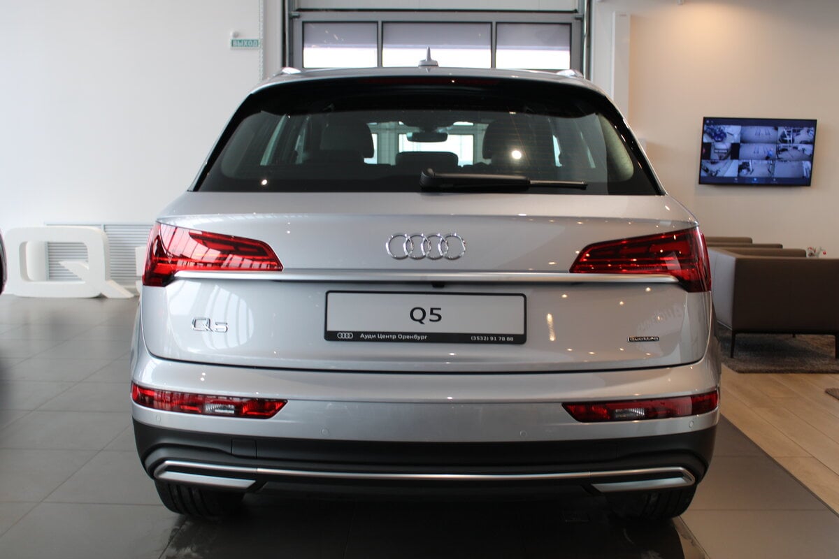 Check price and buy New Audi Q5 45 TFSI (FY) Restyling For Sale